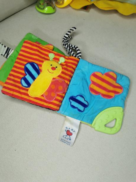 Sada hračiek rôznych značiek, 