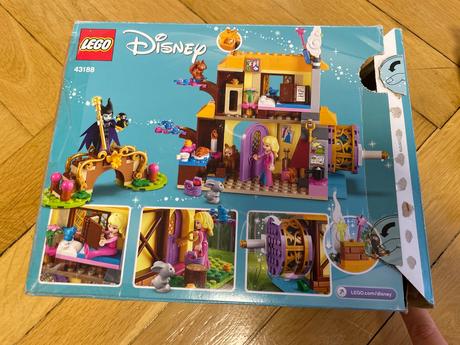 Lego 43188 disney princess lesná chata aurory, 