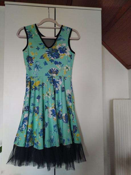 Krásne letné šaty, m