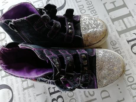 Tenisky monsterky, 32