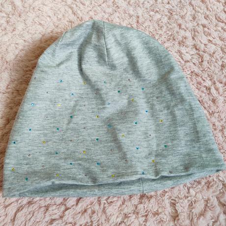 Čiapka s farebnými kamienkami, broel,98