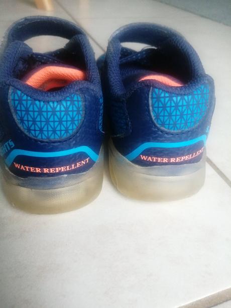 Botasky, skechers,25