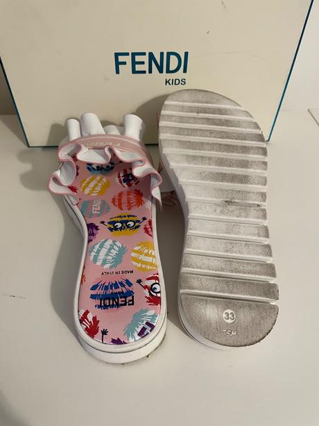 Šľapky fendi, 33