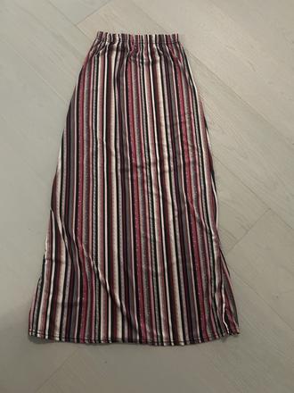 Dlhá elegantná sukňa, s