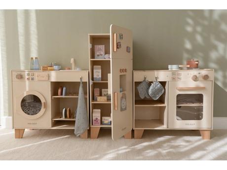 Little dutch chladnička drevená,