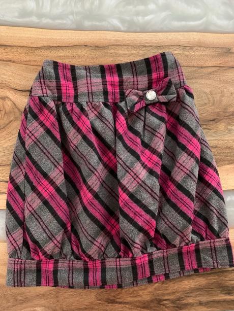 Karovaná sukňa, 158