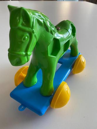 Koník na ťahanie + vhadzovanie tvarov,