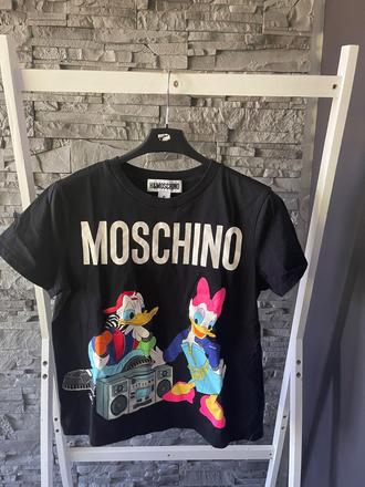 Moschino v.s, moschino,s