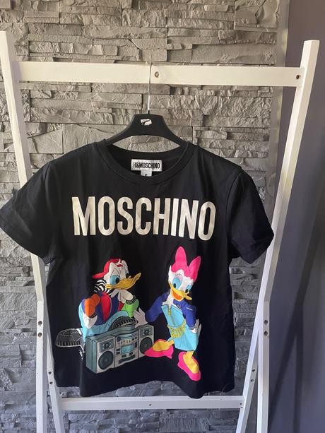Moschino v.s, moschino,s