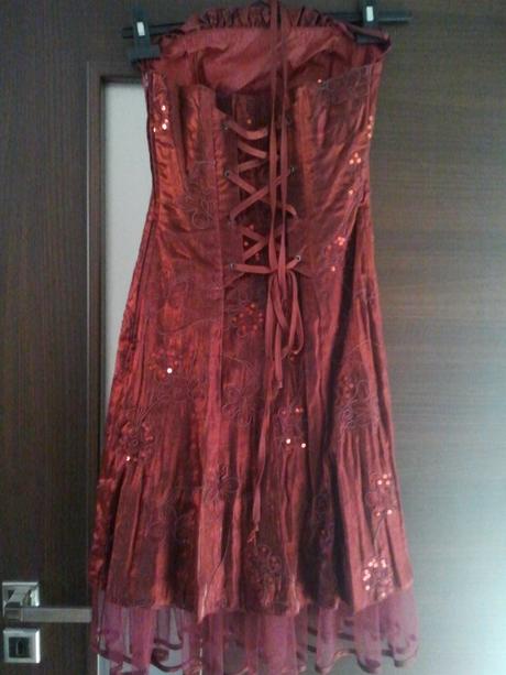 Spoločenské šaty, 38