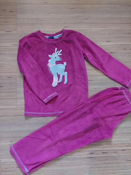 Hrubé pyžamo, lupilu,110