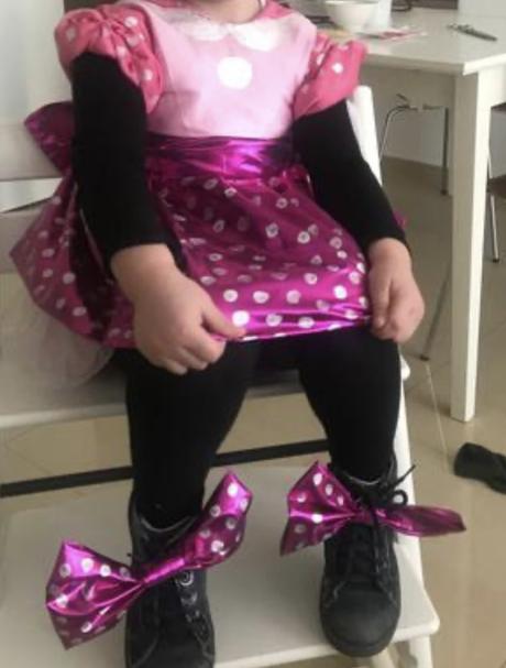 Karnevalovy kostym a maska fasiangy,