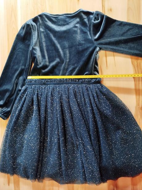 Zamatové šaty s tylovou sukničkou, 116