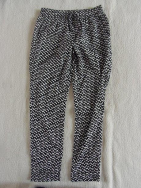 Tenké nohavice s vreckami, 122