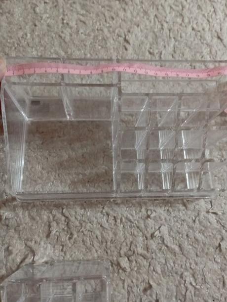 Organizér na kozmetiku,