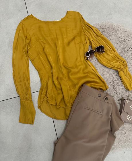 Horčicová saténová blúzka, s