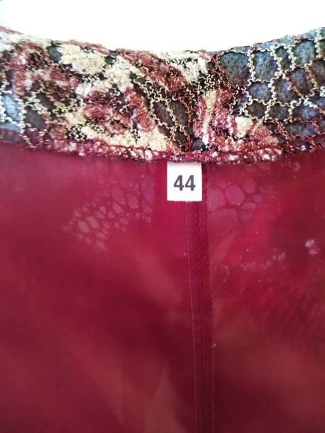 Spolocenske saty, 44