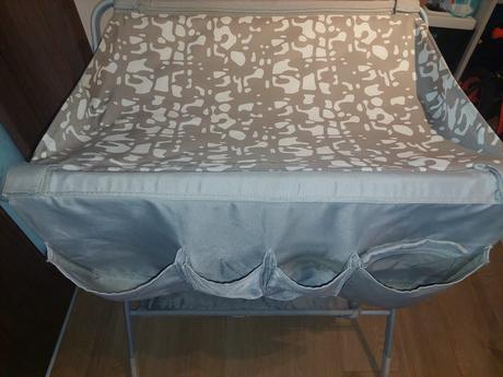 Skladaci prebalovaci pult ikea,