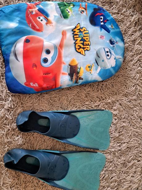 Plutvy c.32/33 a doska na plavanie,