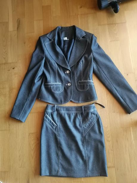 Dámsky kostým, 36