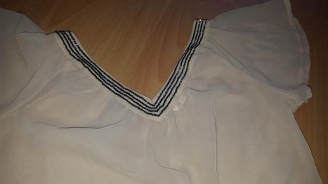 Jemná blúzka s korálikmi, camaieu,38