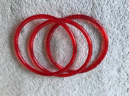 Naramky krasne 3 ks, priesvitnej cervenej farby,