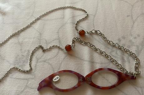 Okuliare s lupou na retiazke 4+, 