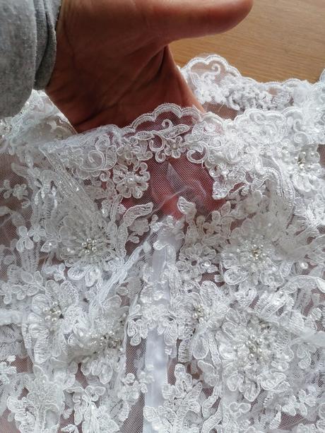 Svadobné bolerko, 40