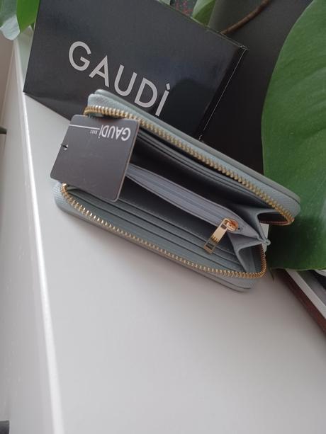 Peňaženka gaudi, gaudi