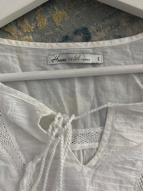 Biela bľúzka, house,s