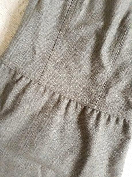 Predám dámske teplé puzdrové šaty "xs", benetton,34