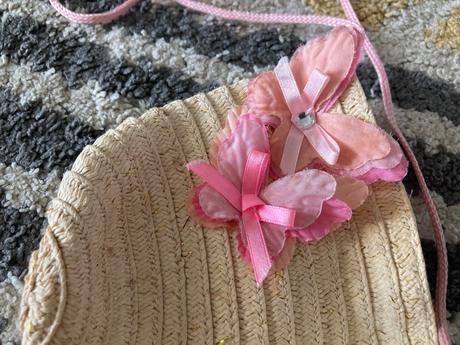 Slamená kabelka s motýľmi, takko