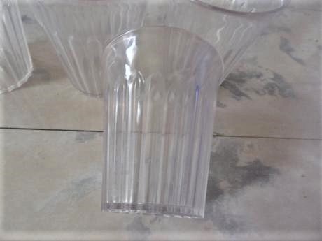 Plastové poháre / 4 ks,