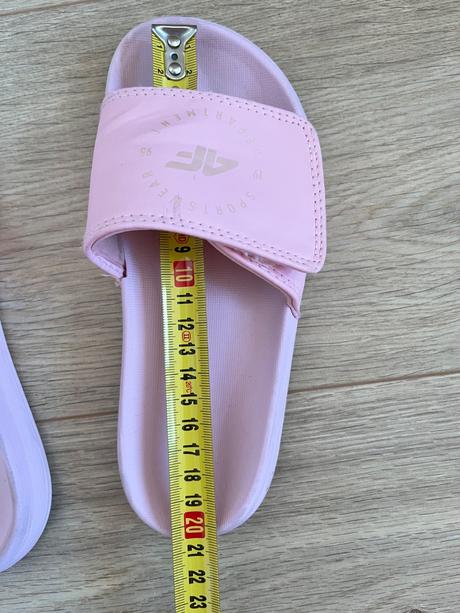 Ruzove slapky 4f, 32