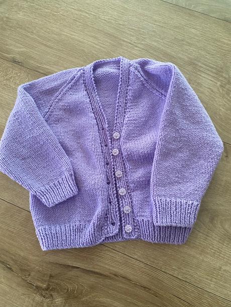 Dievčenský svetrík, 98