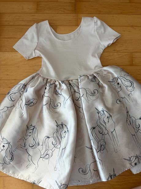 Šaty s jednorožcami, h&m,134