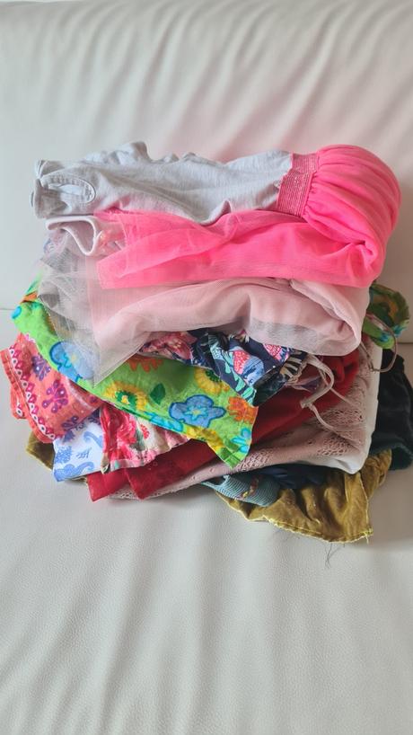 Šaty pre parádnicu 15 kusov, benetton,116