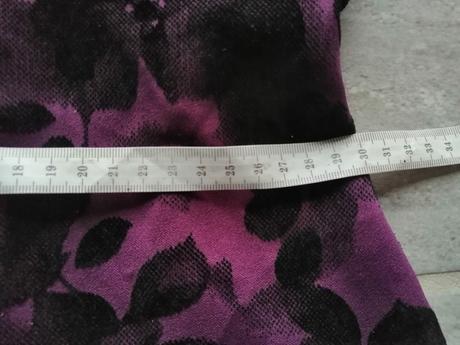 Korzetové šaty vínovej farby asos v34 zamat. ruže, 34