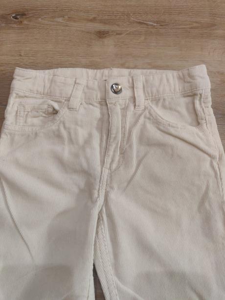 Nohavice a tunika, 104–116