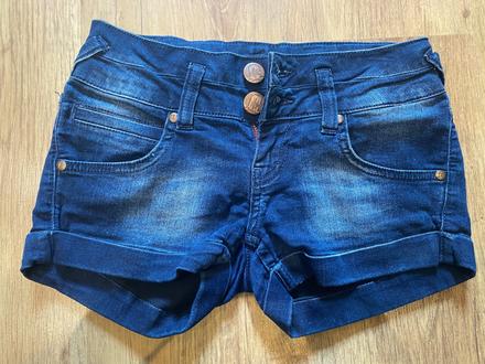 Riflové kraťasky, 146