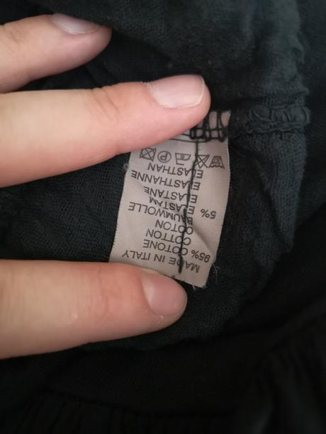 Čierna elastická sukňa made in italy, m