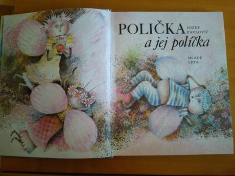 Knižka polička a jej políčka s notami piesní,