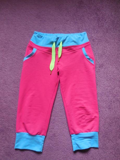 Dámske alebo dievčenské kraťasy, m