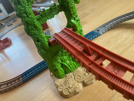 Predám vlakovú dráhu vláčik tomáš aj s vláčikmi, 