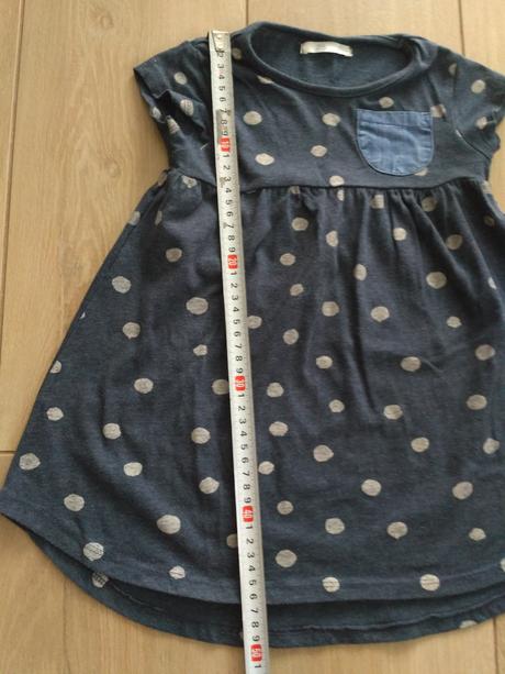 Letné bodkované šaty, 98