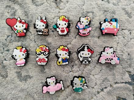 Ozdoby na kroksy - hello kitty,