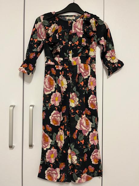 Príležitostný kvetinový overal, 110