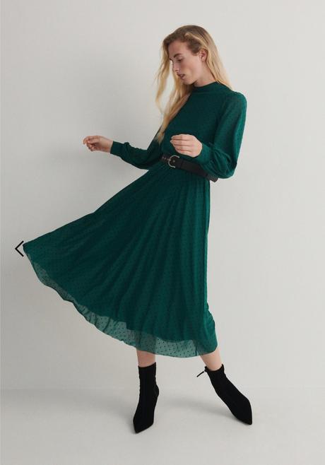 Saty, reserved,m
