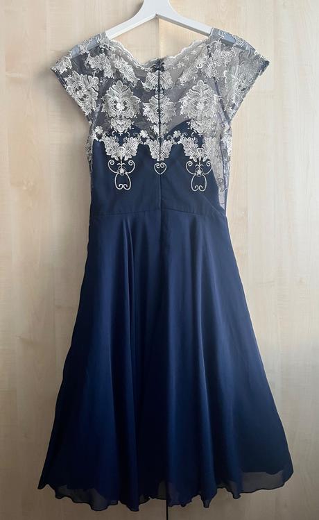 Chi chi london šaty, m