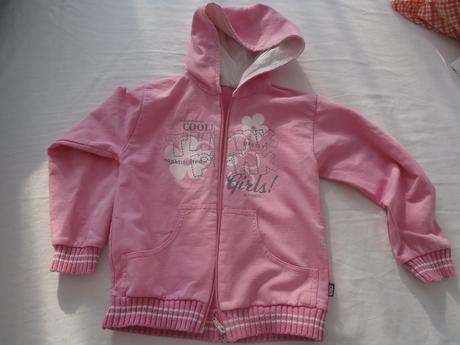 Ružová vetrovka s kapucou, 122